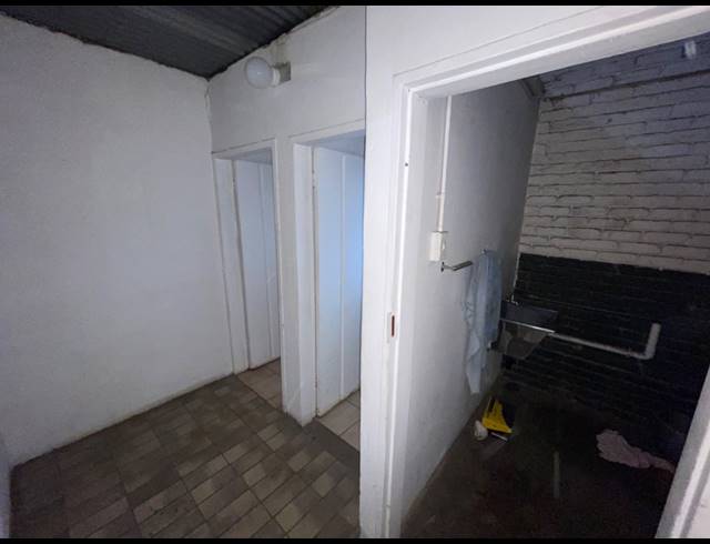 1,066M² WORKSHOP FOR SALE IN PRIMROSE